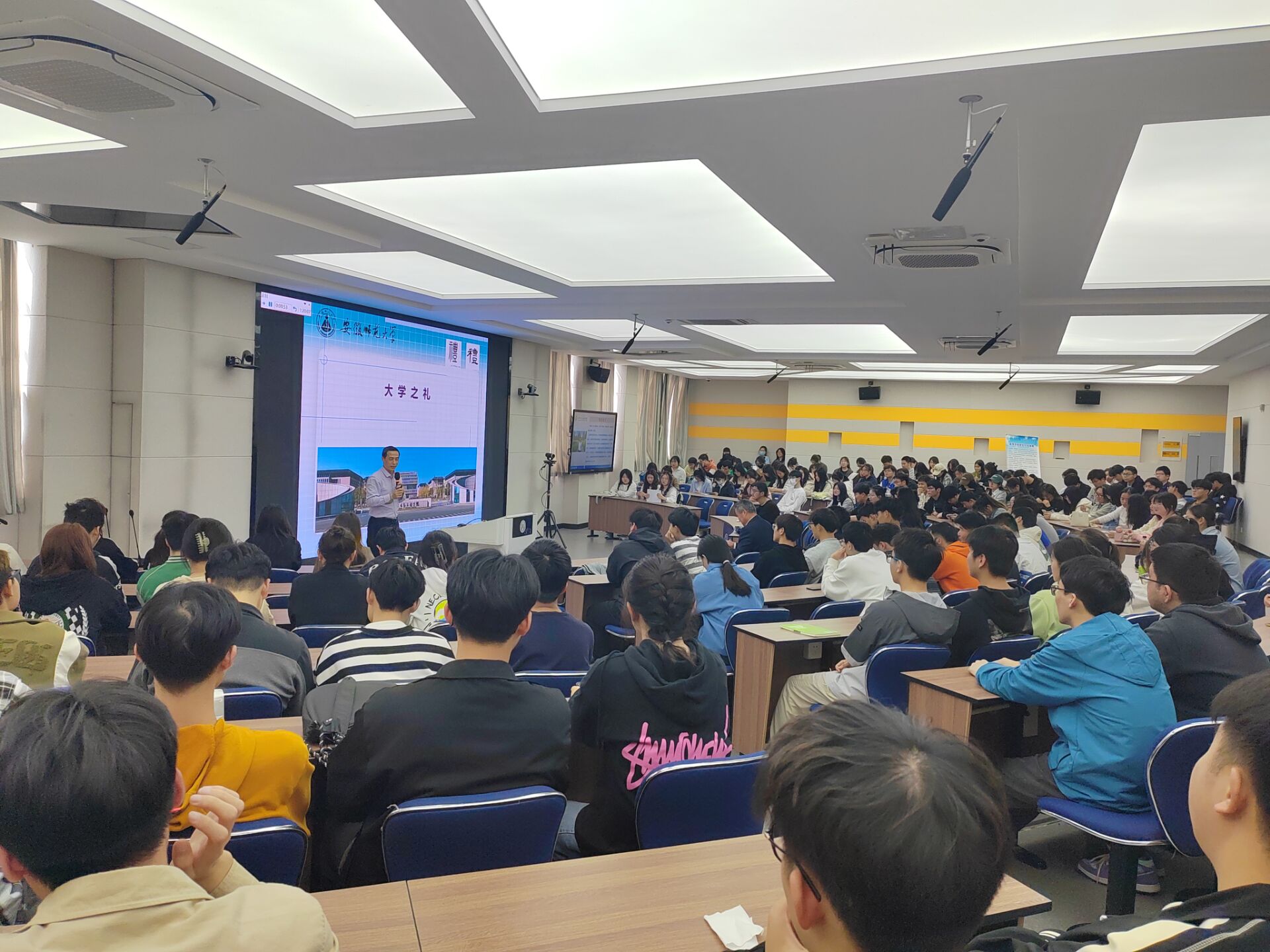 7097B6C649C17ACFE63BD1DD83F6B320.jpg 7097B6C649C17ACFE63BD1DD83F6B320.jpg